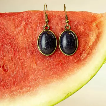 De ce vor fi bijuteriile handmade în trend vara aceasta și cum poți începe să îți confecționezi și tu astfel de piese