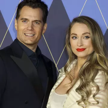 Henry Cavill va deveni tată pentru prima dată, la 40 de ani. Iubita actorului, Natalie Viscuso, este însărcinată