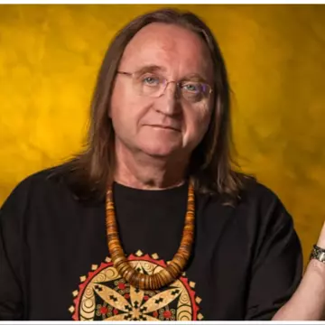Mike Godoroja anunță turneul național „Viață - Iubire. Armonie. Zbor” 