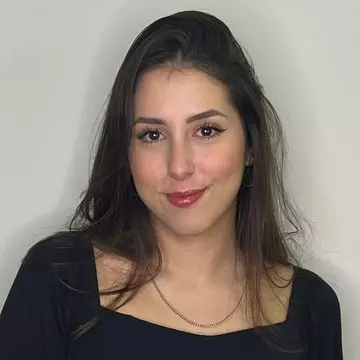 Tânără de 23 ani, paralizată după ce a mâncat supă la conservă. Cu ce bacterie s-a infectat