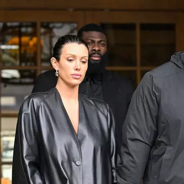 Bianca Censori, în oraș cu părinții ei, fără Kanye West, într-o ținută atipică. Ce au observat cei care au văzut-o