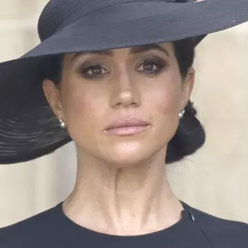 Designerul britanic care nu vrea să o îmbrace pe Meghan Markle: „Le prefer pe Kate și Camilla”