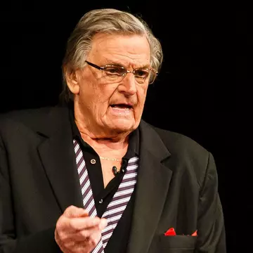 Florin Piersic, despre revenirea pe scenă: „Aștept revederea cu publicul”. Cum se simte actorul