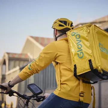 Analiză Glovo: Peste 22.000 de burgeri sunt livrați zilnic în România