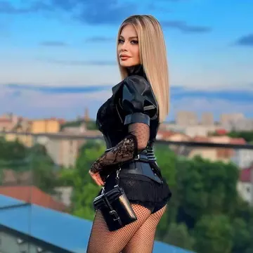 Loredana, apariție senzuală într-un corset negru, la înălțime: „Am crezut că e Khloe Kardashian”