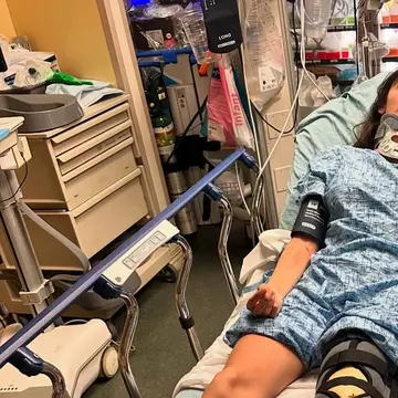 Nina Dobrev din „The Vampire Diaries”, în spital cu răni multiple în urma unui accident: „Va fi o recuperare lungă”