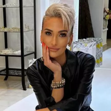 Imagini din apartamentul de lux al Reginei Întunericului. Gabriela Lucuţar, divorț de 2,7 milioane de euro cu fostul soţ