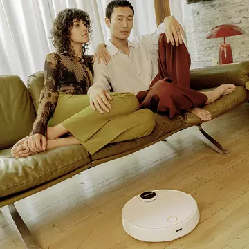 Cum îți ușurează viața un aspirator robot și cât de eficient este?