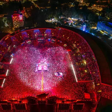 9 motive pentru a merge la Untold - fanii, adevărații headlineri ai festivalului