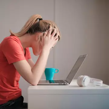 Lucrat în timpul facultății sau student full-time?