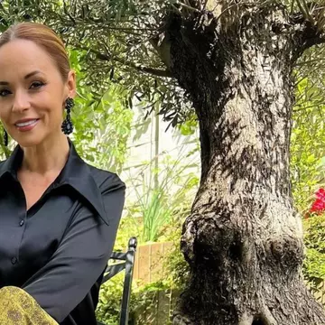Andreea Marin, apariție spectaculoasă într-o fustă Dolce & Gabbana pe care a mai purtat-o și în 2013. Cât valorează piesa vestimentară
