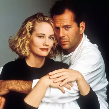 Cybill Shepherd, de nerecunoscut la 75 de ani. Imaginile cu actrița care nu se mai poate deplasa singură, fără ajutor, sunt dezolante / Foto