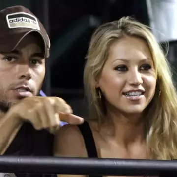 Wow, ce mari și frumoși s-au făcut copiii lui Enrique Iglesias și ai Annei Kournikova! Fotografii de colecție cu cei trei