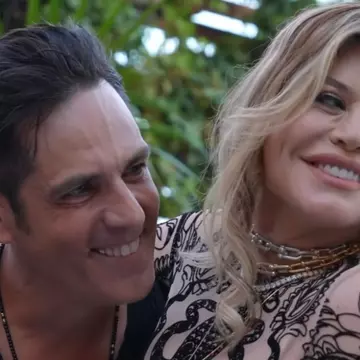 Imagini de la petrecerea surpriză organizată pentru Loredana de ziua ei. Ştefan Bănică, Tania Budi, Dan Bittman s-au adunat să o sărbătorească pe divă