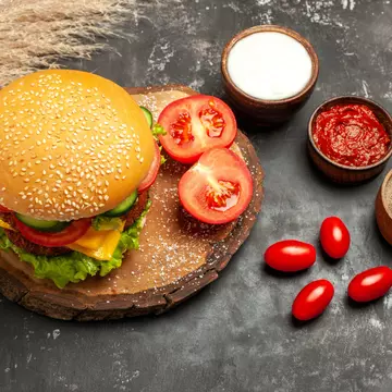 Secretele unei pizza perfecte: de la aluat la toppinguri