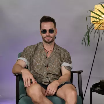 Randi și fratele lui, Alexandru, trăiesc în aceeași curte și au banii la comun: „E doar firesc”. Ce afacere au frații Ropcea / Exclusiv