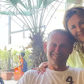 Ce mare s-a făcut fiica lui Viorel Cataramă și a Adinei Alberts. Imagini rare, de colecție, cu întreaga familie în vacanță