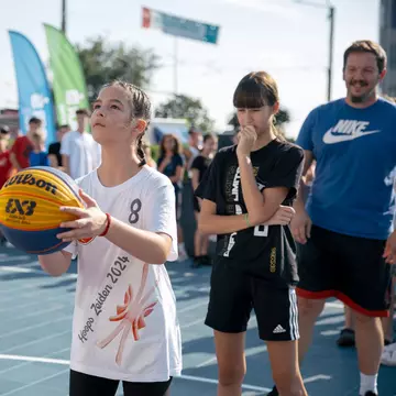 Spectacol de baschet 3x3 la Iulius Mall Iași: 300 de jucători s-au duelat pentru premii la BCR Sport Arena Streetball