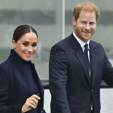Ce surpriză i-a făcut Prințul Harry lui Meghan Markle la cea de-a doua întâlnire: „A intrat purtând o rochie drăguță albastră”