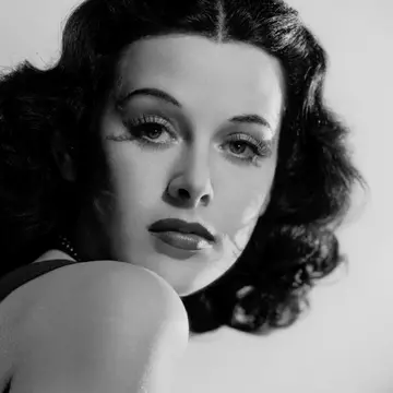Povestea lui Hedy Lamarr, una dintre cele mai frumoase actrițe de la Hollywood și femeia care a inventat wifi-ul