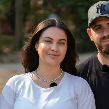 Betty Salam și-a rupt piciorul în Asia Express. Prin ce peripeții au trecut artista și soțul ei, Cătălin Vișănescu