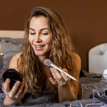 Care este ordinea corectă de aplicare a produselor de machiaj