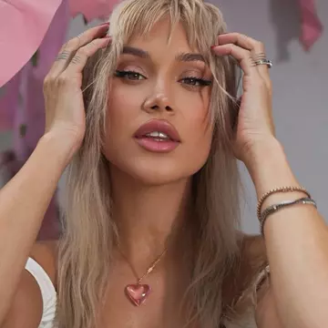 Cum arată Alina Ceușan la două săptămâni de la naștere. Influencerița a revenit rapid la silueta perfectă
