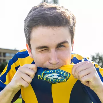 Dragoș Uretyan, din Atletico Textila: "Mihai Bendeac m-a făcut să îmi doresc să mă fac actor" / Exclusiv