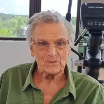 Florin Piersic, filmat în clinica de recuperare, după problemele de sănătate din ultimele luni. "M-ați recunoscut? Nu cred!"