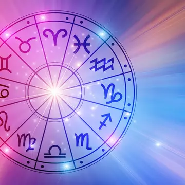 Horoscop săptămânal 5 - 11 august 2024. Mercur retrograd în zodia Fecioară. Revin probleme din trecut. Nativii Vărsător își pot da viața peste cap