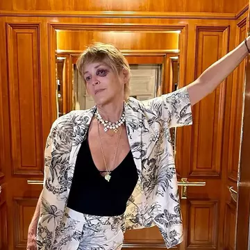 Sharon Stone, apariție îngrijorătoare cu un ochi vânăt. Ce a pățit în vacanță în Turcia. "M-am trezit în miezul nopții!"