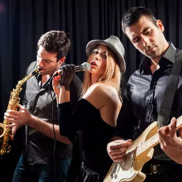 Evenimentul de vis are nevoie de muzica potrivită. Alege acum o formație pentru nuntă!