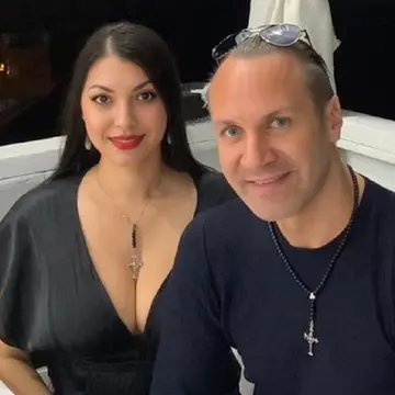 Medana Oprea, apariție rară, provocatoare în costum de baie. "O zeiță a frumuseții!" Cum s-a fotografiat soția lui Alin Oprea în Tenerife