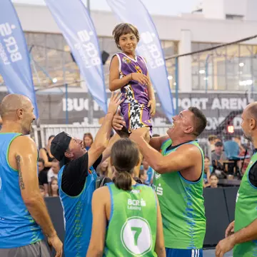Final festiv la BCR Sport Arena Streetball 2024: Andrei Pavel și Anghel Damian în duel cu campionii Europei din 2014. Toma Brenciu, coșul decisiv