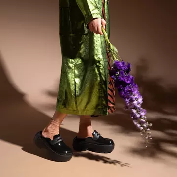 Crocs Stomp Loafer – aliatul tău pentru toamna ce vine