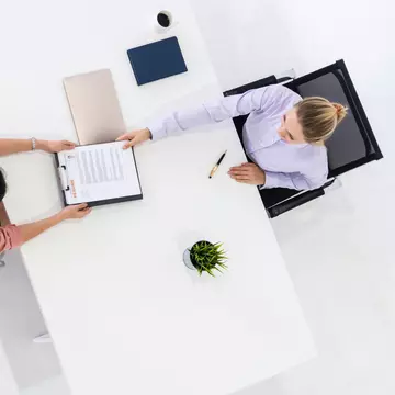 Vrei să găsești un job mai bine plătit? Iată 3 lucruri pe care trebuie să le faci!