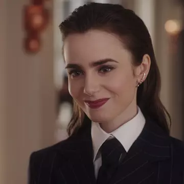 Ce se întâmplă în partea a doua din sezonul 4 „Emily in Paris”. Lily Collins, „nerăbdătoare” să filmeze aceste scene: „Știu că sună ciudat” / Exclusiv