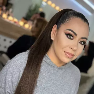 Oana Roman, apariție supriză într-un costum de baie provocator, la început de toamnă. Cum s-a fotografiat la piscină