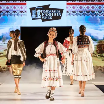 Vlăduța Lupău și Olguța Berbec și-au prezentat colecțiile de costume populare la Timișoara Fashion Week