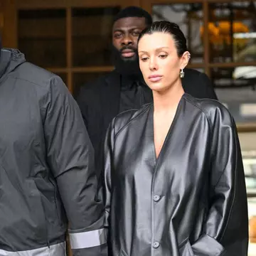 Bianca Censori, apariție de neuitat la Tokyo. Kanye West, în centrul unui scandal de proporții