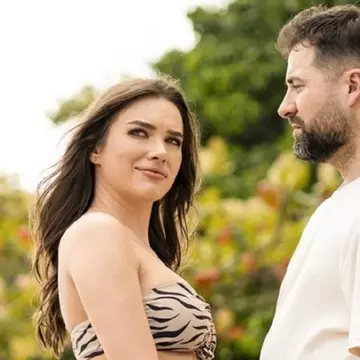 Iustina Loghin de la „Insula Iubirii” a născut. Prima imagine cu bebelușul