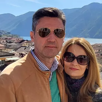 Elvira Deatcu și soțul ei, 25 de ani de la nuntă: „Cu îmbrățișări, cu incertitudini”. Cum arătau actrița și Horea Nicorici în ziua nunții și câți copii au