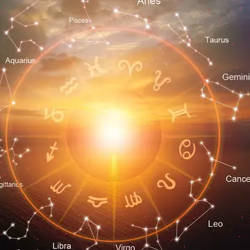 Horoscop săptămânal 21 - 27 octombrie 2024. Soarele intră în zodia Scorpion. Șanse de prosperitate pentru zodii. Nativii care primesc ajutor divin