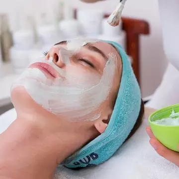 Cum să ai grijă de pielea ta în zilele răcoroase - Sfaturi și recomandări