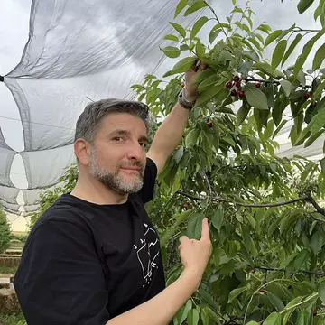 Silviu Biriș, despre cum românii merg prea departe cu pomenile: "Nu trebuie să punem în pachetele pe care le împărțim băutură și țigări!"