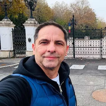 Dan Negru a generat un val de reacții după ce a spus că ar restricționa dreptul la vot: „Democrația devine tot mai șubredă”
