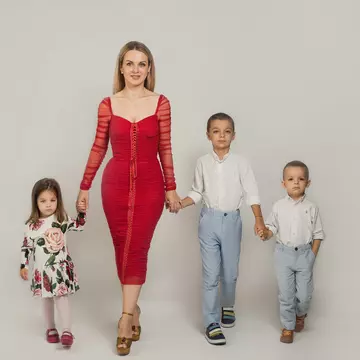 De 3 Ori Femeie – Cum Îți Depășești Limitele ca Mamă, Femeie și Om de Afaceri
