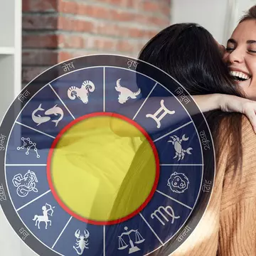Horoscop 13 noiembrie 2024. Zodia care are mari șanse să se împace cu cineva drag