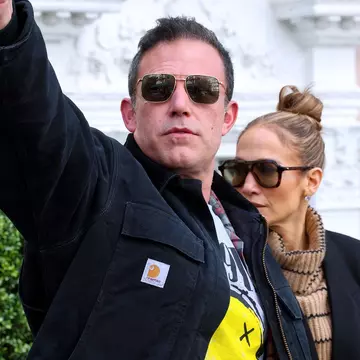 Ben Affleck, schimbare surprinzătoare de look după despărțirea de Jennifer Lopez. Cum a fost fotografiat pe străzile din Los Angeles