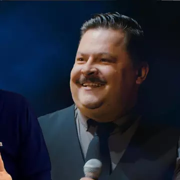 Mihai Bobonete, criticat dur de Adrian Fetecău din Grupul Vouă, din cauza spectacolelor explicite: „Nesimțitor și rece. Lumea nu e atât de proastă pe cât o crede el”